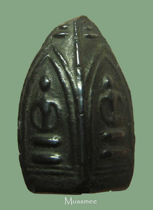 พรหมสี่หน้าเนื้อเมฆพัต หลวงพ่ออี๋ วัดสัตหีบ ชลบุรี ### เคาะเดียว ### พระสวยยยยยยยยยยยย