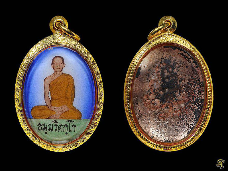 ล็อกเก็ตท่านเจ้าคุณนรรัตน์ราชมานิต วัดเทพศิรินทราวาส ผิวเดิมๆ สวยมาก ยันต์ชัด