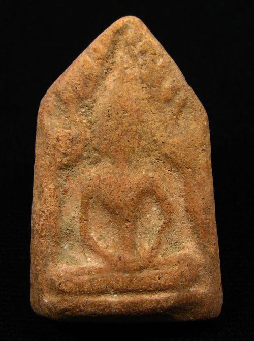 พระเนื้อดิน เนื้อหามวลสารดี สวยไม่ทราบที่ครับ