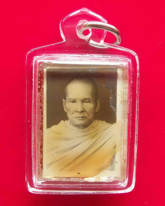 รูปถ่ายอัดกระจกหลวงพ่ออินทร์ วัดเกาะหงษ์ นครสวรรค์ ปี 2505