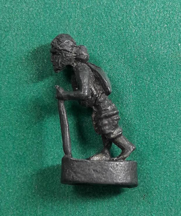 หลวงปู่ทิม วัดพระขาว " ชูชกอุดสีผึ้ง เนื้อตะกั่ว "