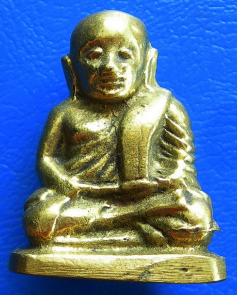 รูปหล่อหลวงพ่อเงิน วัดบางคลาน..........(01)