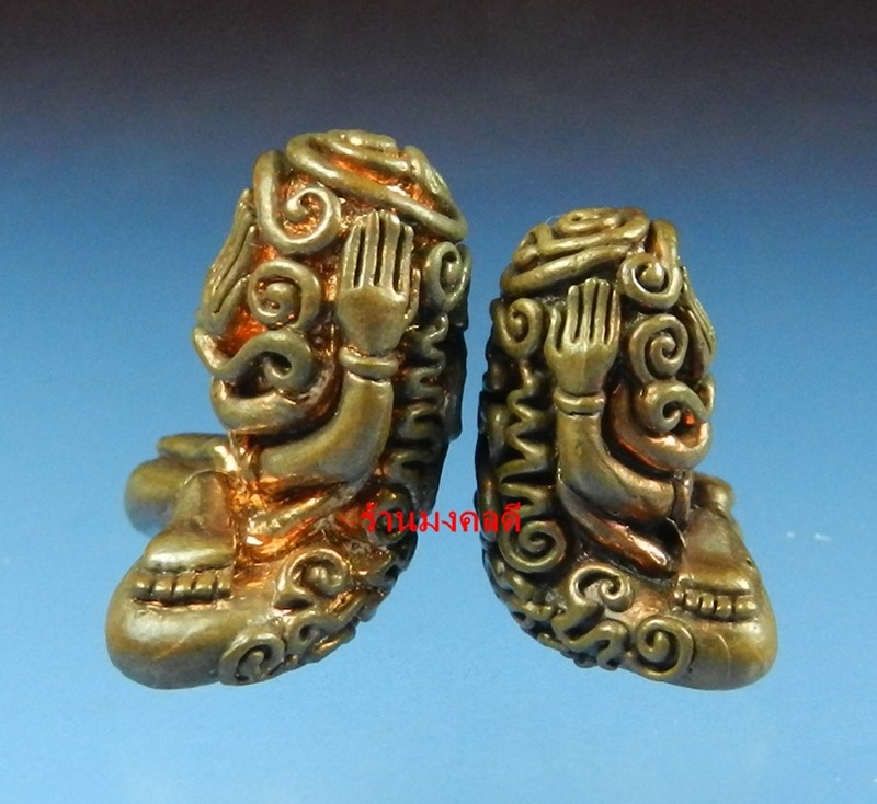 พระปิดตาอุตตโม รุ่นไตรมาส 53 หลวงพ่อสาคร วัดหนองกรับ เนื้อทองแดงผสมชนวน พิมพ์ใหญ่ และพิมพ์กลาง