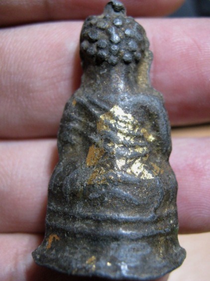 พระกรุวัดหูแกง เนื้อตะกั่วสนิมแดง จ.ตรัง สภาพพอสวย มาพร้อมบัตรรับรองความแท้