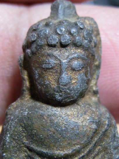 พระกรุวัดหูแกง เนื้อตะกั่วสนิมแดง จ.ตรัง สภาพพอสวย มาพร้อมบัตรรับรองความแท้