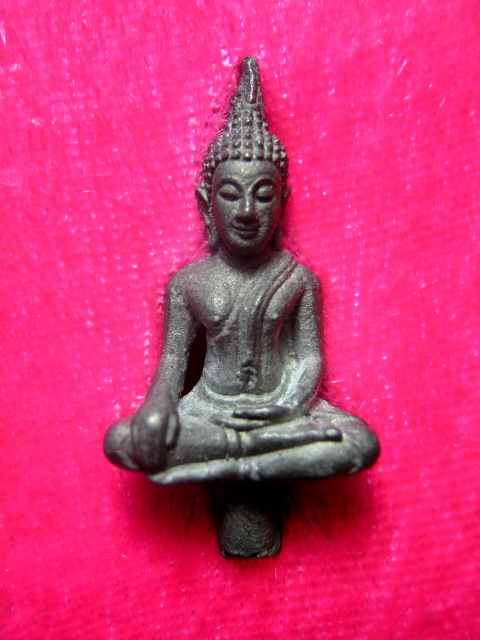 พระยอดธง หลวงพ่อคูณ รุ่น ๗๕ ปี เนื้อตะกั่ว ตอกโค๊ต 2 พร้อมกล่องเดิม