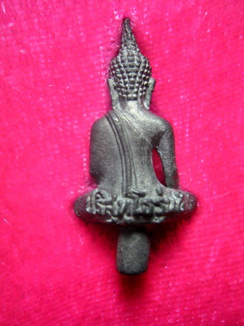 พระยอดธง หลวงพ่อคูณ รุ่น ๗๕ ปี เนื้อตะกั่ว ตอกโค๊ต 2 พร้อมกล่องเดิม