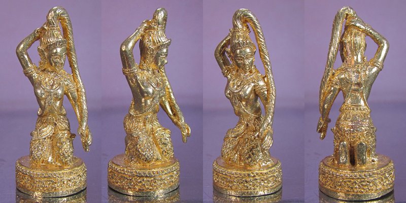 รูปหล่อพระแม่ธรณีบีบมวยผม เนื้อทองทิพย์ วัดพิชัยญาติการาม กทม. ปี ๕๔ 