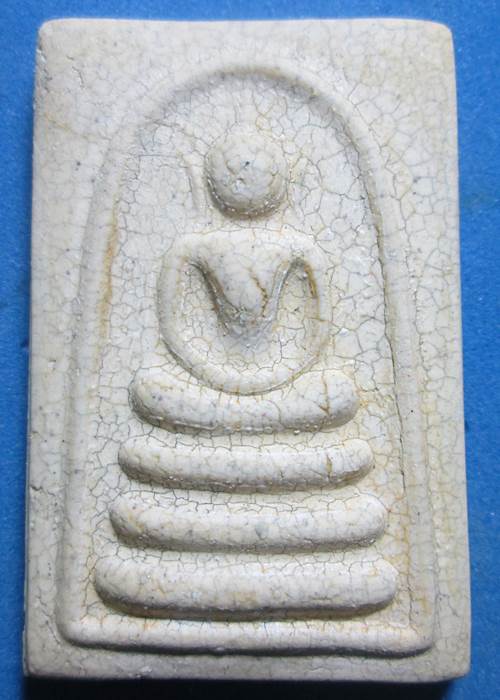 พระสมเด็จวัดระฆัง พิมพ์อกครุฑเศียรบาตร เนื้อแตกลายงา รุ่น M16 หลวงปู่หมุน หลวงพ่อคูณ ปลุกเสกปี 2546