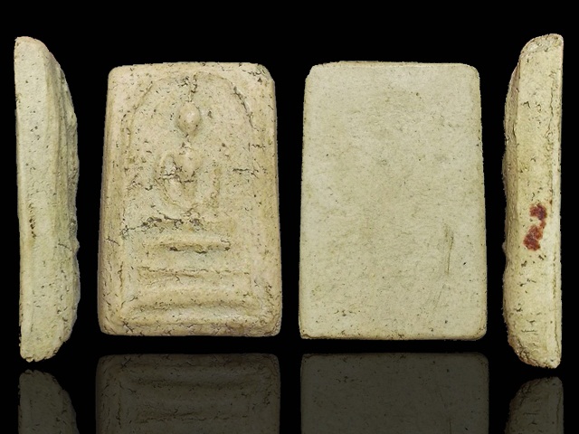 พระสมเด็จเส้นด้ายหลวงตาพัน นิยม " ไหล่ขวายก " วัดใหม่อมตรส ปี 2502 เลี่ยมเงิน + บัตรรับรอง