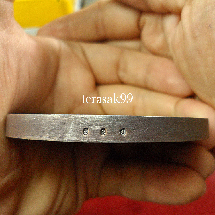 เหรียญบาตรน้ำมนต์กรรมการ สมเด็จพระบรมฯ(ร.10)ทรงผนวช หลวงปู่โต๊ะและเกจิมากมายร่วมปลุกเสก(530) 