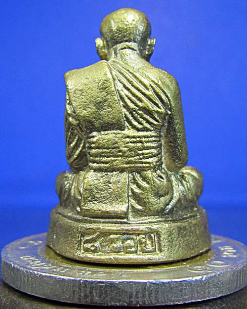 รูปหล่อหลวงปู่ทิม ๘ รอบ พร้อมกล่อง