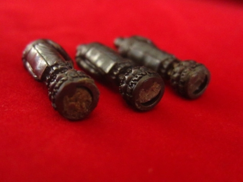 พระรูปเหมือนพิมพ์ยืน หลวงปู่หงษ์ วัดเพชรบุรี จ.สุรินทร์ มาพร้อมกัน 3 องค์ 