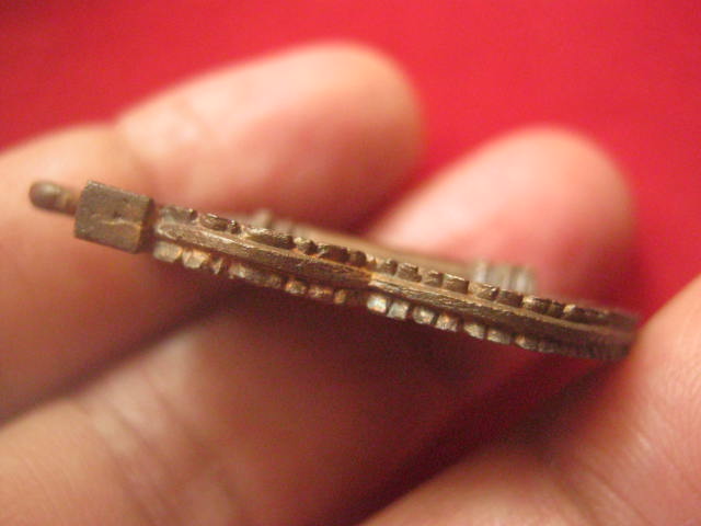 เหรียญหล่อพระหลักเมือง นวโลหะพิเศษ ศาลหลักเมืองกรุงเทพมหานคร ปี 2541 ตอกโค้ด