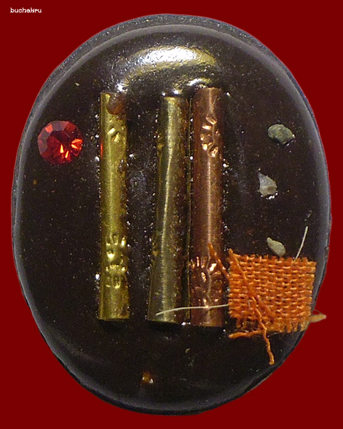 ล็อกเก็ตเล็กฉากทองมหาเมตตา (2 x 2.5 ซม.) รุ่นโชคลาภมหาเศรษฐี ปี 2546 หลวงปู่หงษ์ พรหมปัญโญ
