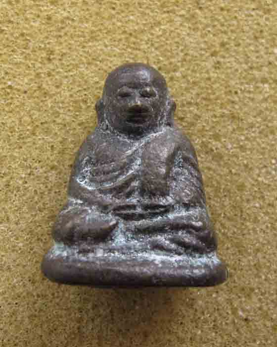 รูปเหมือนหลวงพ่อเงิน ออกวัดหนองคล้าสภาพสวย