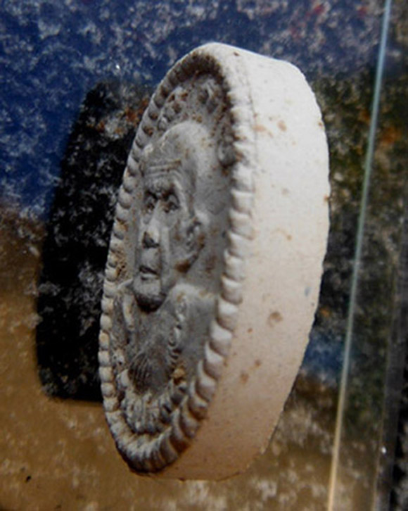 >> เคาะเดียว << พระผงดวงเศรษฐี หลวงปู่หมุน ...สวย คม เข้ม ขลัง...พร้อมบัตรรับรอง