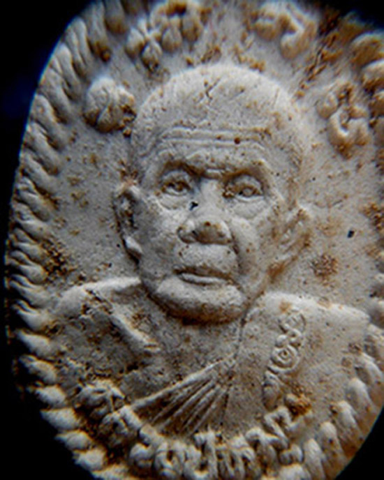 >> เคาะเดียว << พระผงดวงเศรษฐี หลวงปู่หมุน ...สวย คม เข้ม ขลัง...พร้อมบัตรรับรอง