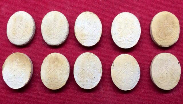 พระผงรูปไข่หลวงพ่อติ้ววัดหัวถนน 10องค์สภาพสวยงาม (หลวงปู่ทิมปลุกเสก) ราคาแบ่ง 