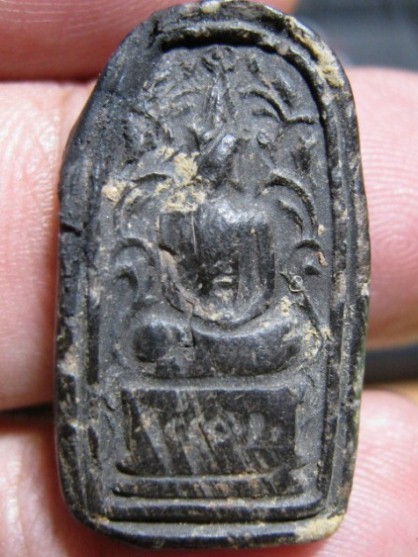 พระซุ้มเถาวัลย์ กรุวัดชนะสงคราม เนื้อดิน กรุงเทพฯ สภาพดี ดูง่าย