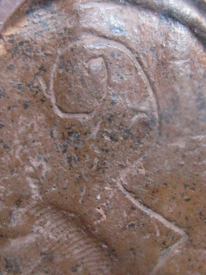 พระเปิม เนื้อดิน กรุวัดคู้ยาง จ.กำแพงเพชร อยู่ในเลี่ยม สภาพพอใช้ 