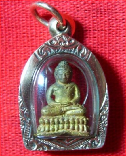 พระชัยวัฒน์รวยทันใจปี 43 หลวงปู่หมุน เทพเจ้าแห่งวัดบ้านจาน ศรีษะเกษ เนื้อทองทิพย์เลี่ยมนาก งานสั่งทำ