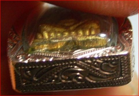 พระชัยวัฒน์รวยทันใจปี 43 หลวงปู่หมุน เทพเจ้าแห่งวัดบ้านจาน ศรีษะเกษ เนื้อทองทิพย์เลี่ยมนาก งานสั่งทำ