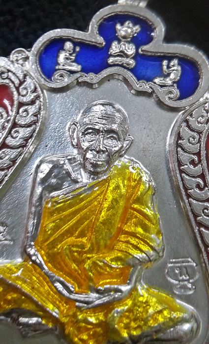 เหรียญเสมา รุ่นแรก หลวงปู่ลุน ธมุมธโร วัดป่าเลไลย์ จ.มหาสารคาม เนื้อนวะแก่เงินลงยา สวยๆครับ No.๓๐๗