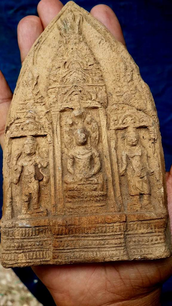 พระสาม (ตรีกาย) เนื้อดิน ศิลปะลพบุรี ขนาดใหญ่