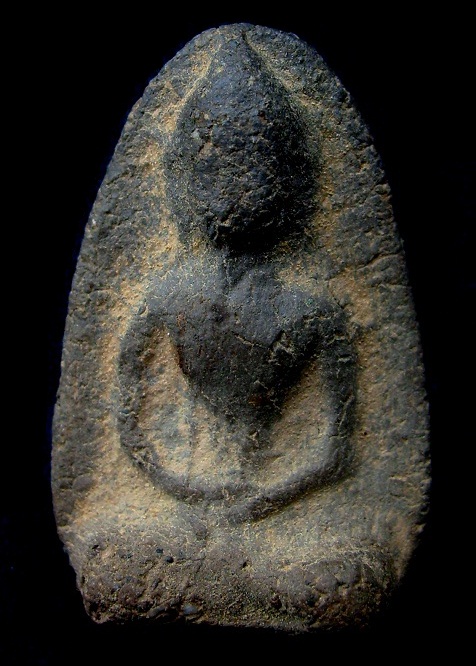 พระร่วงนั่ง บางขลัง เนื้อดิน หนึ่งในพระกรุในตำนานแห่งสุโขทัย