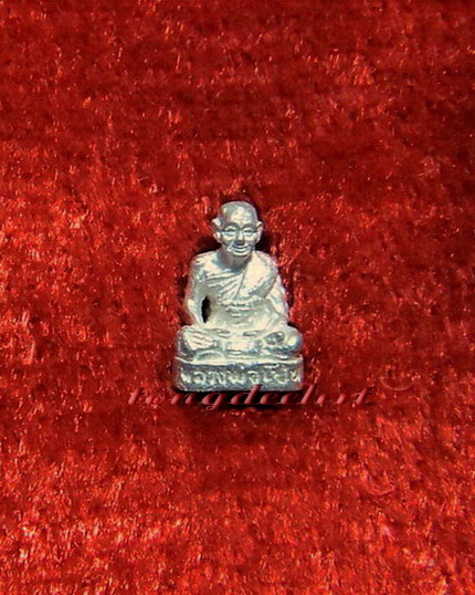 รูปหล่อจิ๋วหลวงพ่อเปิ่น วัดบางพระ จ.นครปฐม ปี 2538 เนื้อเงิน น่ารักมากค่ะ