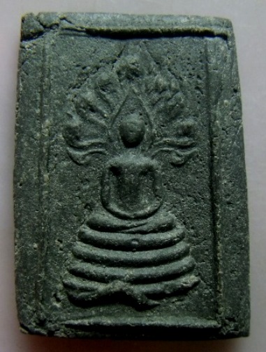 **วัดใจ**สมเด็จหลวงปู่หิน วัดระฆัง พิมพ์นาคปรกกรอบกระจก เนื้อผงใบลานหลังยันต์พุทธซ้อน**สวยๆ หายาก