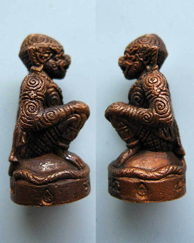 หนุมานมหาปราบไพรี หลวงปู่บัว ถามโก วัดศรีบุรพาราม จ.ตราด เนื้อสัมริด ก้นอุดผงผสมสีผึ้ง หมายเลข ๔๒๕๗