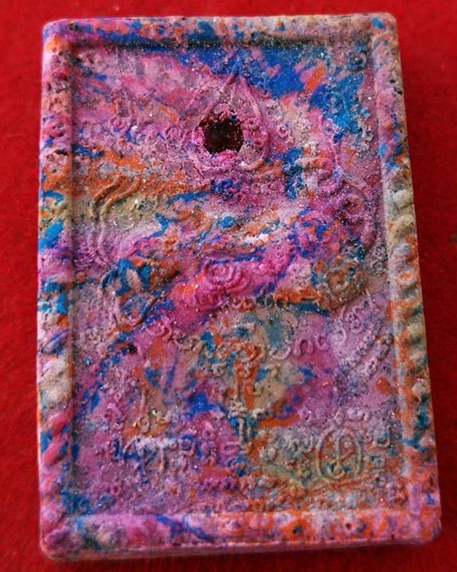 เพชรพญาธร เนื้อเบญจรงค์ฝังพลอย ๒ เม็ด ๒๕๔๓หลวงปู่หมุน เสกวัดซับลำใย สร้าง