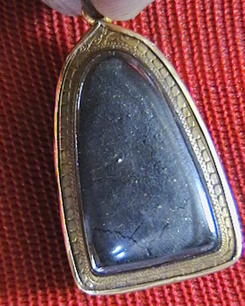 พระหลวงปู่ทวด วัดช้างไห้ ปี ๒๔  พิมพ์กลาง รับประกันพระลานไม่แตก พร้อมเลี่ยมกรอบทองแท้ครับ