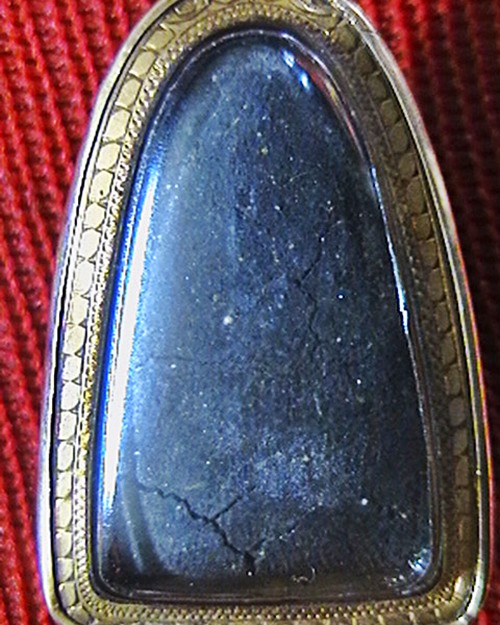 พระหลวงปู่ทวด วัดช้างไห้ ปี ๒๔  พิมพ์กลาง รับประกันพระลานไม่แตก พร้อมเลี่ยมกรอบทองแท้ครับ