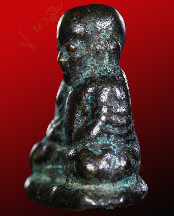 หลวงพ่อเงิน วัดบางคลาน จังหวัด พิจิตร รุ่นปืนแตก พิมพ์นิยมเศียรโต ปี ๒๕๒๘  ๑