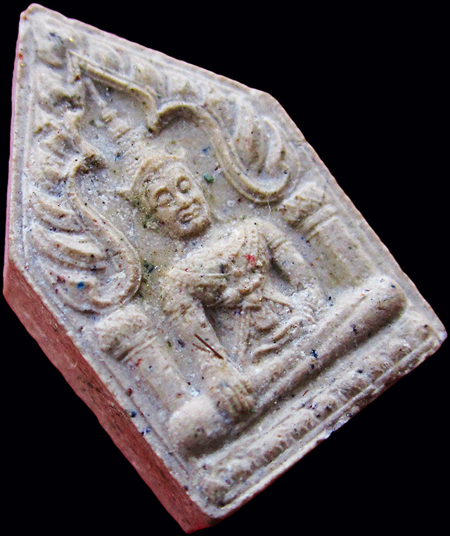 พระขุนแผนพุทธนิมิตพิชิตมาร (พิมพ์ยันต์โย้) เนื้อหยกบูรพา หลวงปู่บัว วัดศรีบุรพาราม จ.ตราด ปี ๒๕๕๒