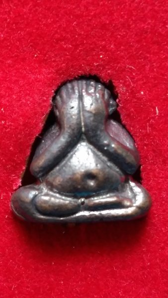 3 องค์ 3 แบบ พิธีเดียวกัน รับโชค รับลาภ หลวงปู่ทิม วัดละหารไร่ ตอกโค๊ตทุกองค์ครับ