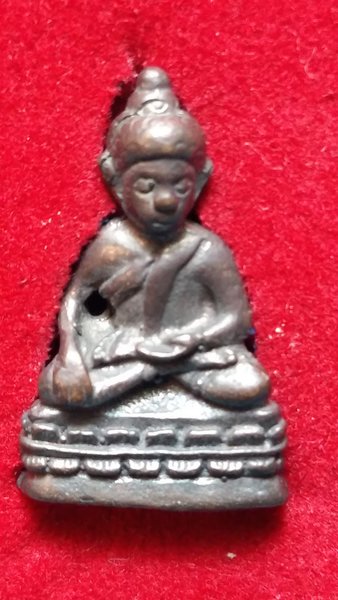 3 องค์ 3 แบบ พิธีเดียวกัน รับโชค รับลาภ หลวงปู่ทิม วัดละหารไร่ ตอกโค๊ตทุกองค์ครับ