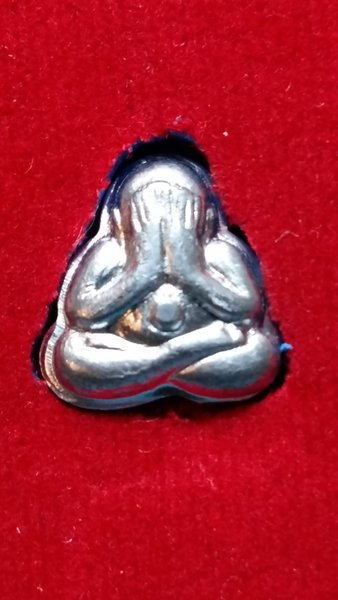 3 องค์ 3 แบบ พิธีเดียวกัน รับโชค รับลาภ หลวงปู่ทิม วัดละหารไร่ ตอกโค๊ตทุกองค์ครับ