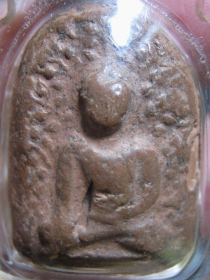 พระเปิม เนื้อดิน กรุวัดคู้ยาง จ.กำแพงเพชร อยู่ในเลี่ยม สภาพพอใช้