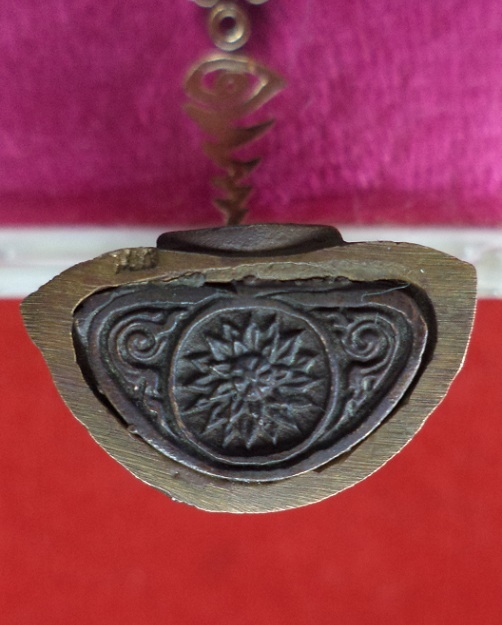 พระกริ่ง ศิลปลพบุรีประยุกต์ เนื้อนวะ หลวงพ่อแพ วัดพิกุลทอง ปี35...เคาะเดียวแดง...