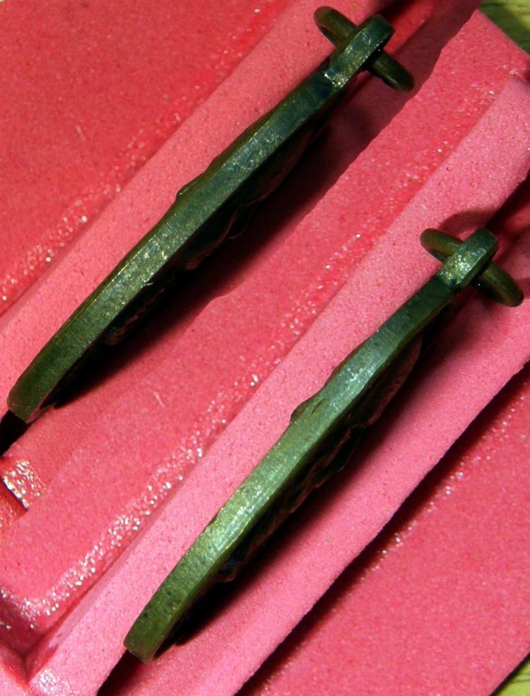 เหรียญพ่อท่านคล้าย หลังหลวงพ่อเย็น วัดโคกสะท้อน ปี2502 (2)