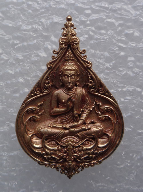 พระพุทธประทานพร วัดร่องขุ่น เนื้อนวลชมพู พิมพ์กลาง หมายเลข140 สภาพสวยมาก 