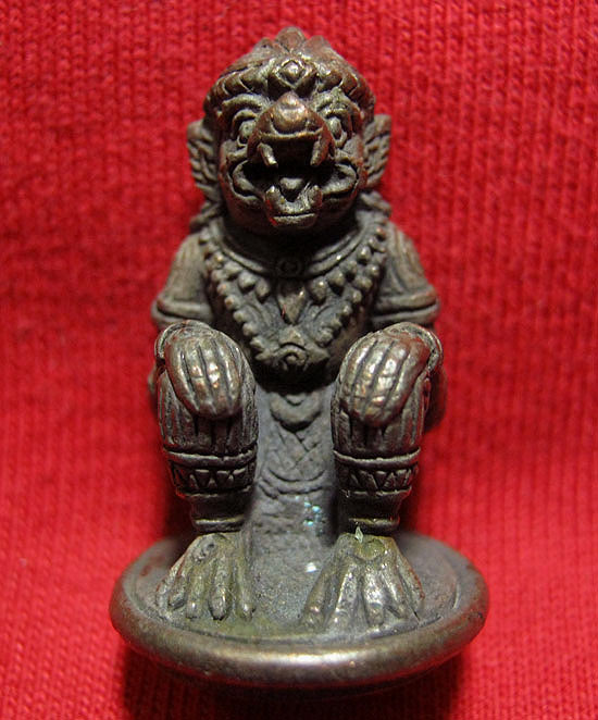 หนุมานมหาปราบ เนื้อนวะโลหะ อุดผงพรายกุมาร หมายเลข 2910 พร้อมกล่องเดิมครับ