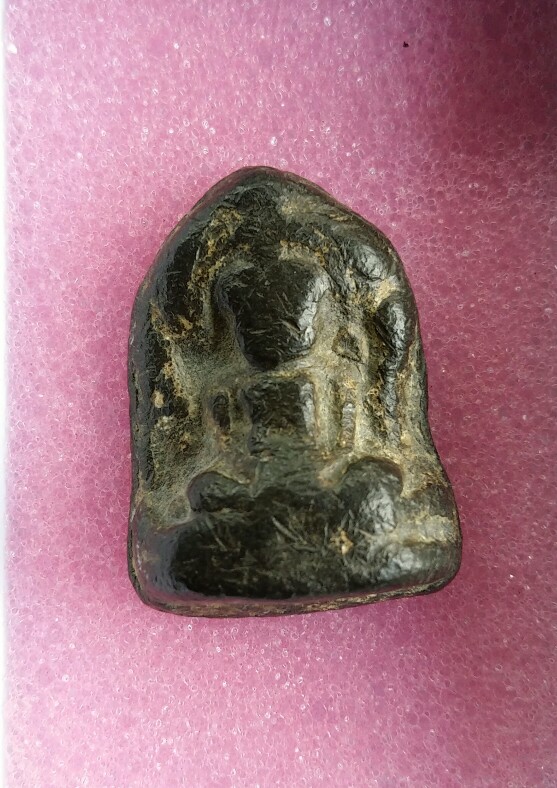 พระร่วงนั่งสนิมแดง สถาพใช้ 