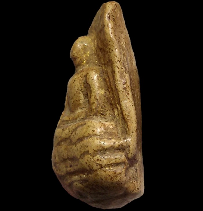 พระตงลำพูนสภาพดูง่ายคลาสสิคสบายตา พระแท้พันกว่าปีควรตค่าแก่การอนุรักษ์ครับท่าน