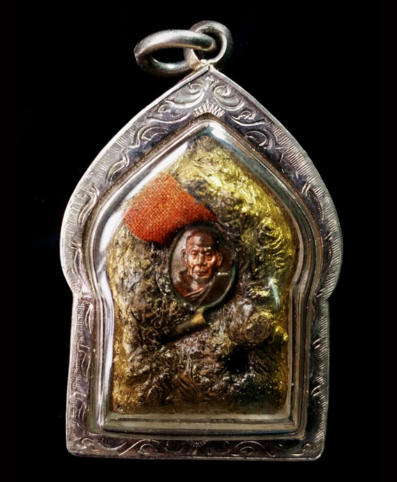 เคาะเดียว ขุนแผนทรงพลใหญ่หลวงปู่หมุน หลังเม็ดยา(หน้าไม่แตก นิยม) ทาทองพลอยเสกเม็ดโตๆ