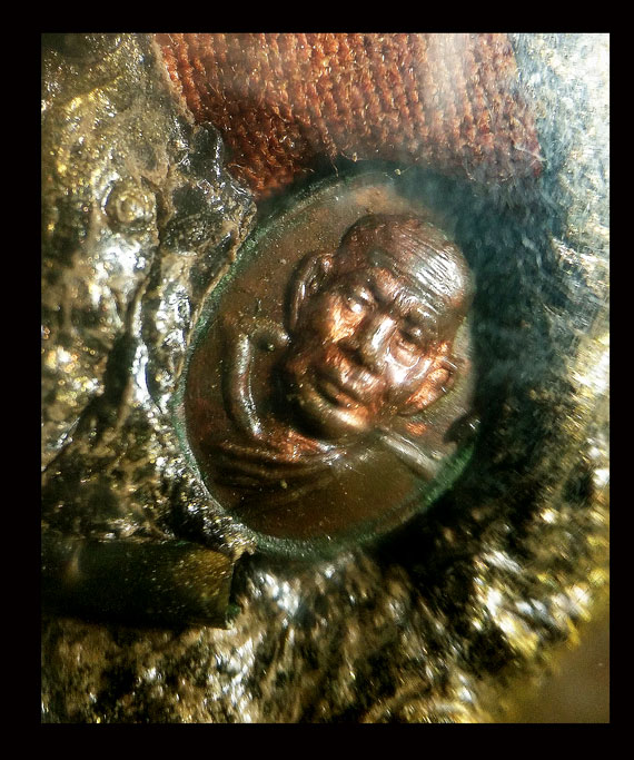 เคาะเดียว ขุนแผนทรงพลใหญ่หลวงปู่หมุน หลังเม็ดยา(หน้าไม่แตก นิยม) ทาทองพลอยเสกเม็ดโตๆ